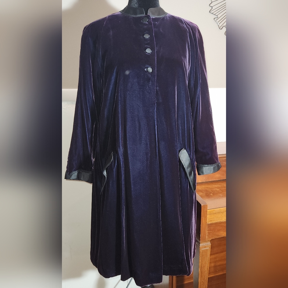 Vintage 1980's Geoffrey Beene Rich Purple Velvet Women's Dress